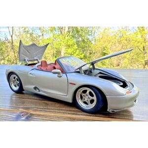Porsche Boxster 1:18 Diecast Model Car Maisto Silver Convertible Special Edition